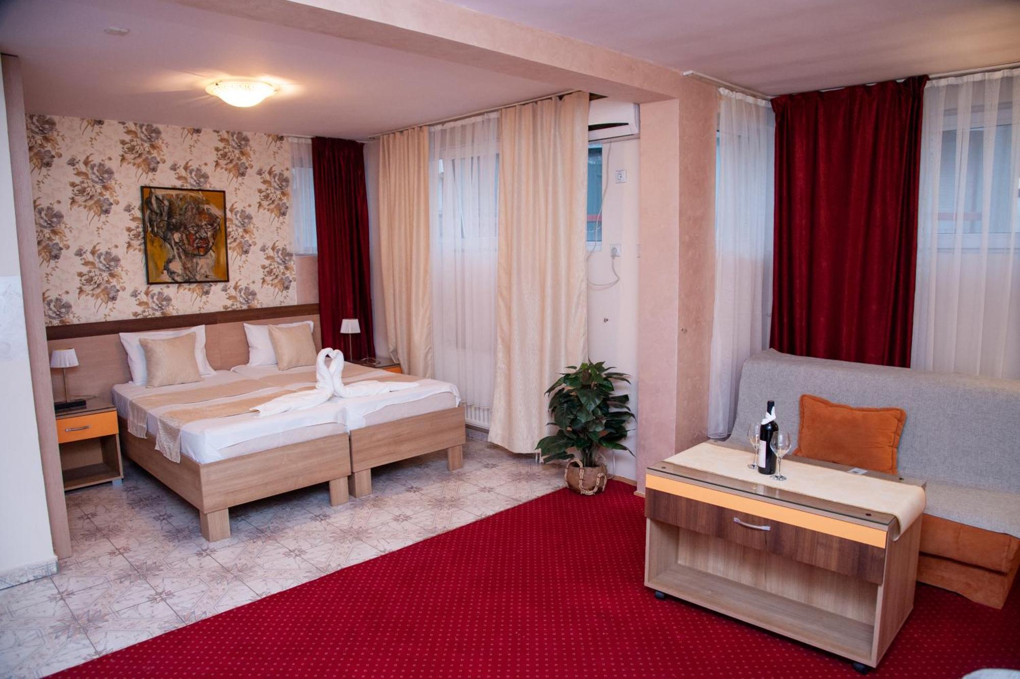 Hotel North City Косовска-Митровица Экстерьер фото