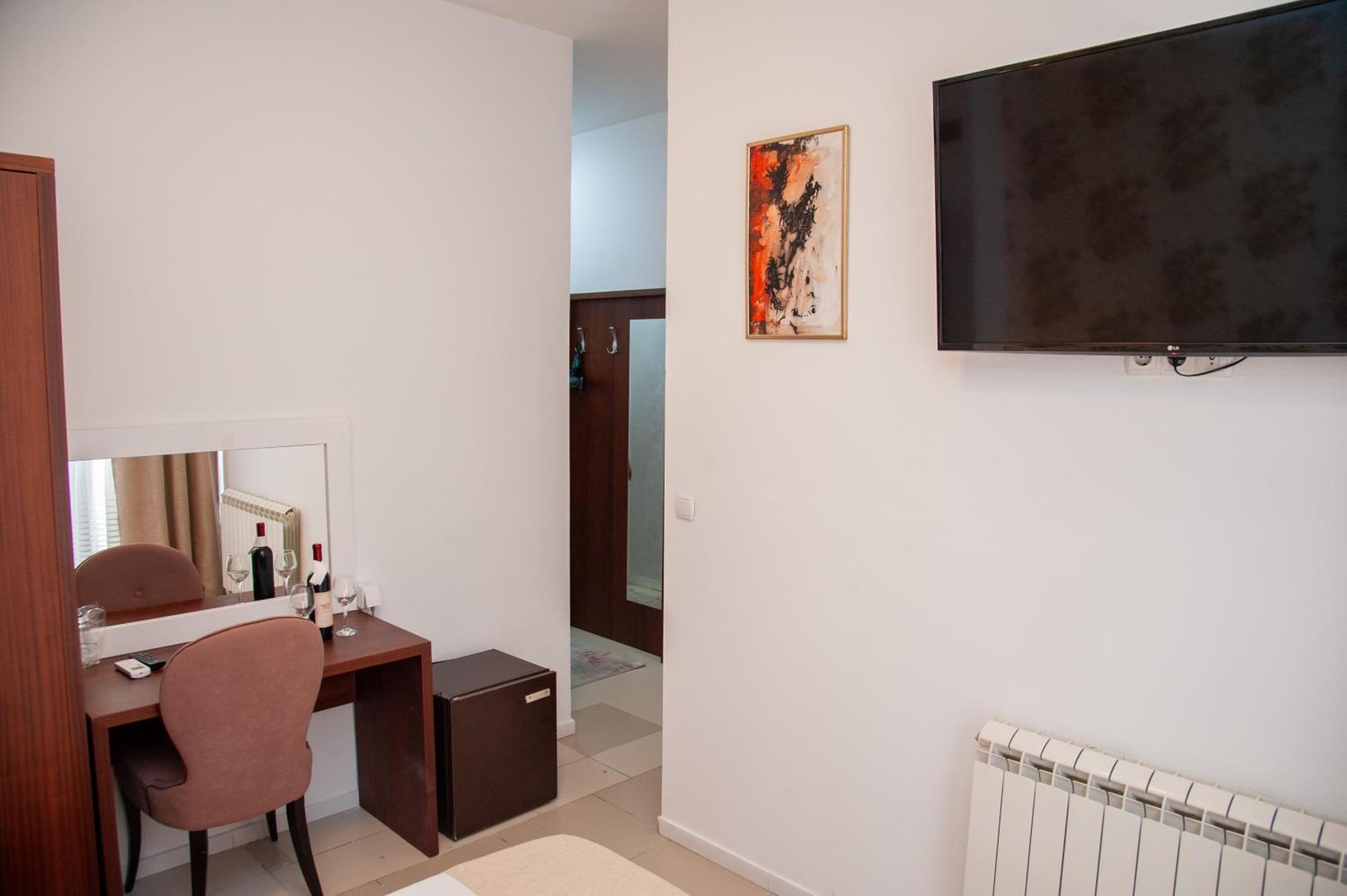 Hotel North City Косовска-Митровица Экстерьер фото